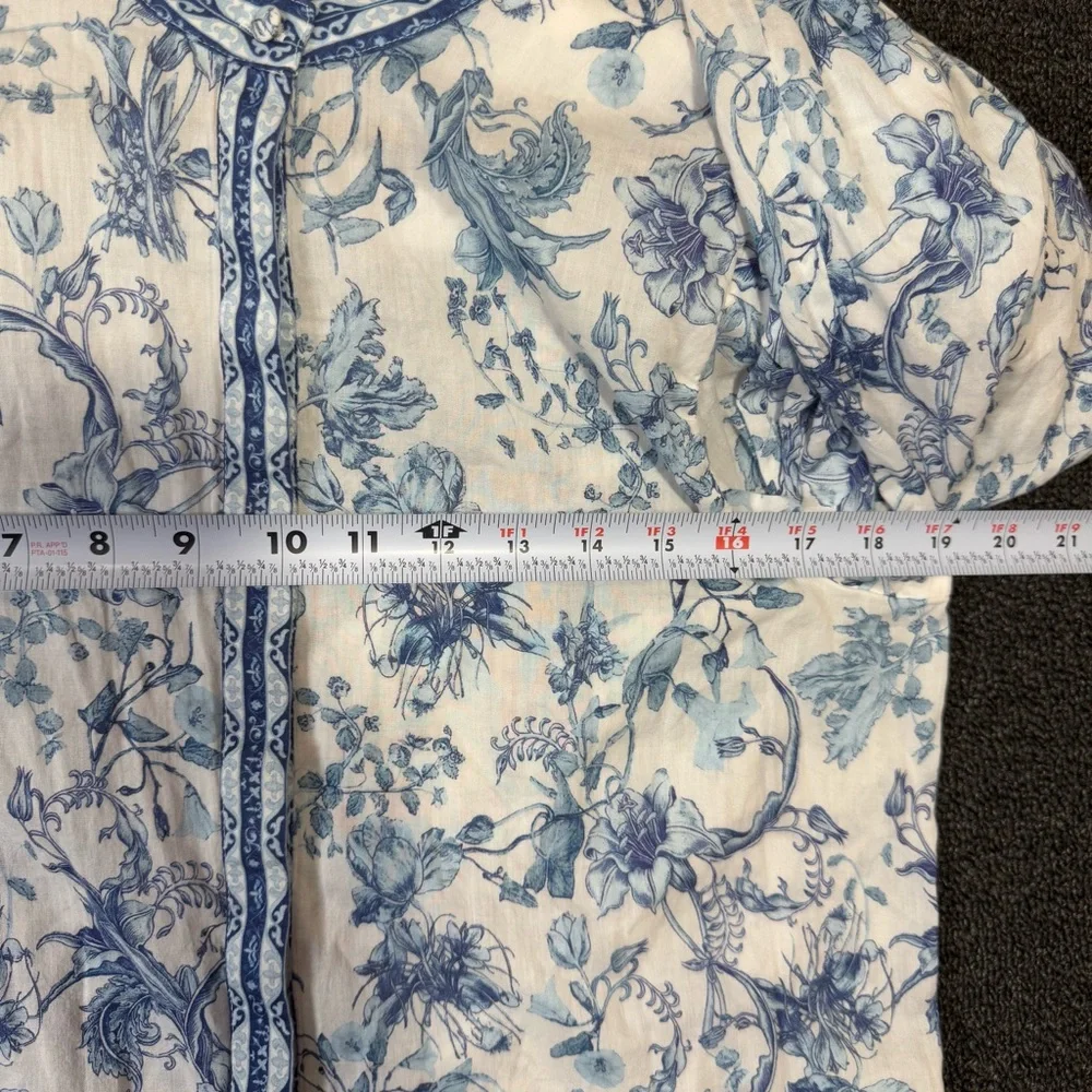 Alice + Olivia Blue and White Patterned Crop Floral Cotton Top, Large - Picture 5 of 8